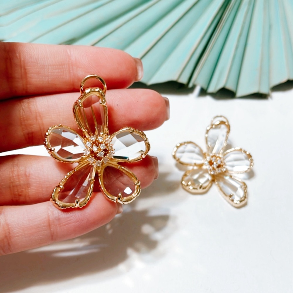 Flower crystal stud earrings S31 - Picture 3 of 3